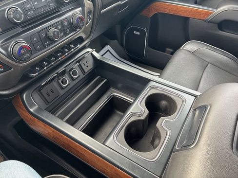 Used 2018 Chevrolet Silverado 2500 High Country image 29