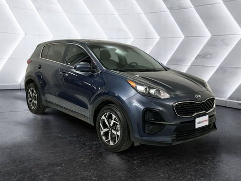 Used 2020 Kia Sportage LX image 1