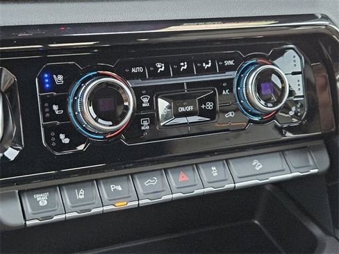 New 2026 GMC Sierra 2500 AT4 image 18