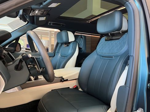New 2025 Land Rover Range Rover SV AWD/4WD image 21