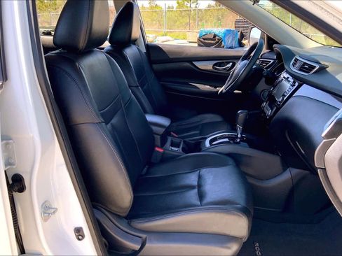 Used 2016 Nissan Rogue SL w/ SL Premium Package image 9