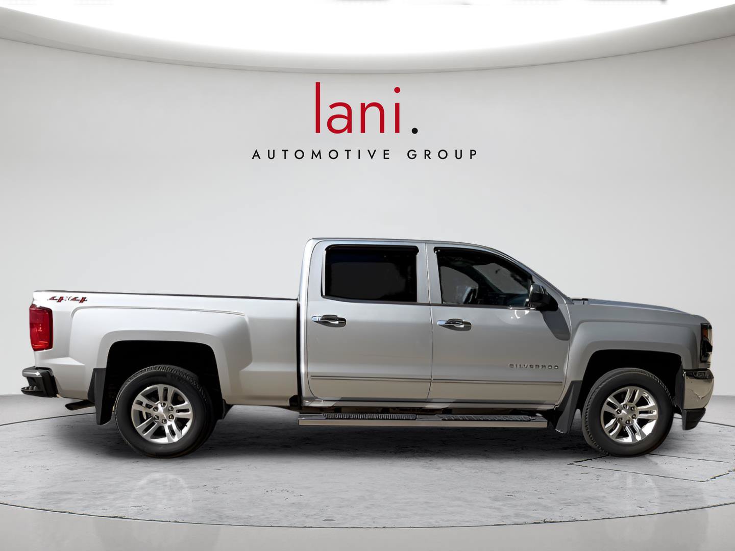 Used 2018 Chevrolet Silverado 1500 LTZ w/ LTZ Plus Package AWD/4WD image 32
