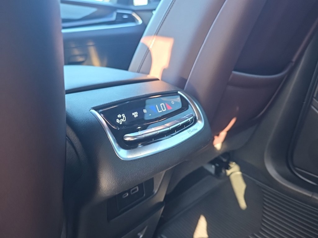 Used 2021 Cadillac XT6 Premium Luxury FWD image 11