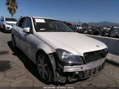 Used 2012 Mercedes-Benz C 250 Sedan image 28
