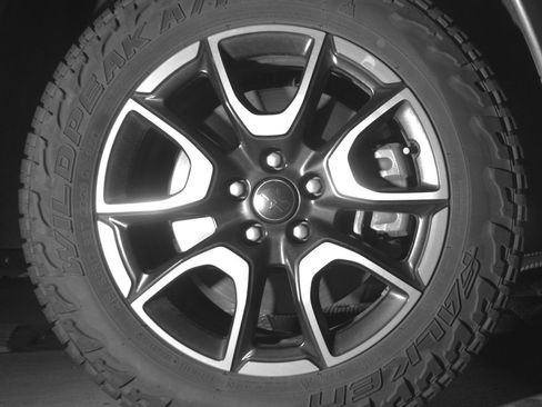 Used 2025 Jeep Compass Trailhawk image 13