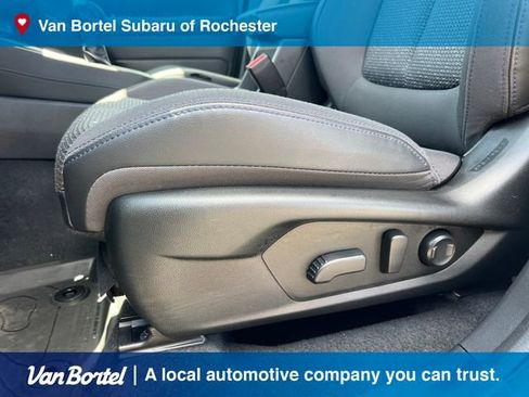Used 2025 Subaru Forester Premium AWD/4WD image 15