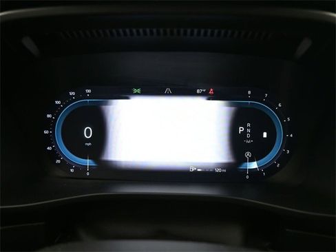 Used 2024 Volvo XC40 B5 Plus w/ Protection Package Premier image 26