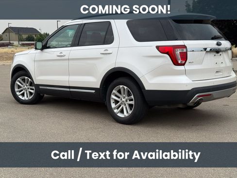 Used 2016 Ford Explorer XLT w/ Equipment Group 202A FWD image 3