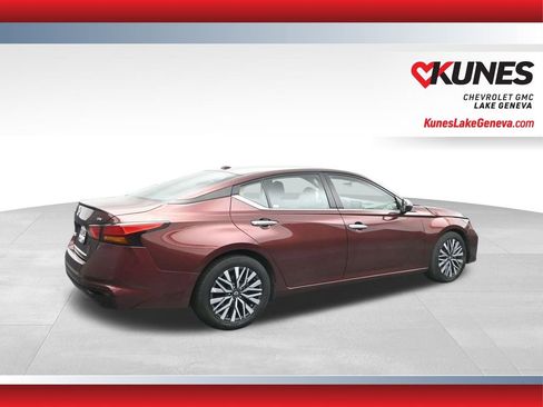 Used 2023 Nissan Altima 2.5 SV image 10