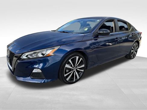 Used 2021 Nissan Altima 2.5 SR FWD image 3