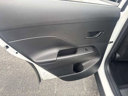 Used 2025 Hyundai Kona SEL image 27