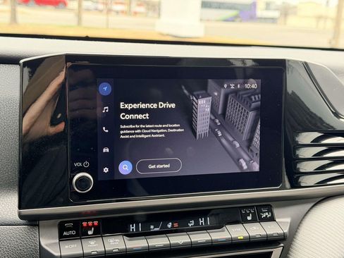 Certified 2025 Toyota Camry SE w/ Convenience Package image 3