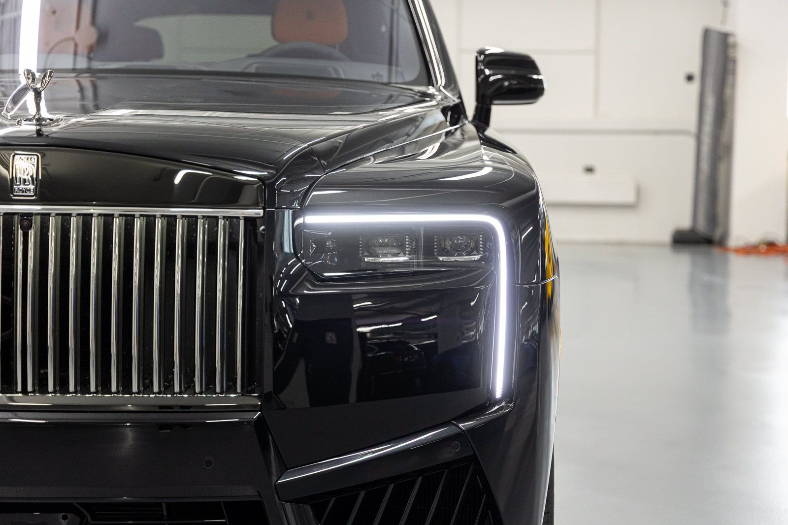 New 2027 Rolls-Royce Cullinan Black Badge AWD/4WD image 9