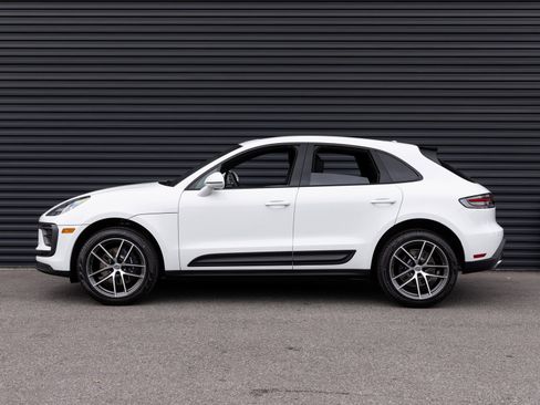 Certified 2026 Porsche Macan image 2