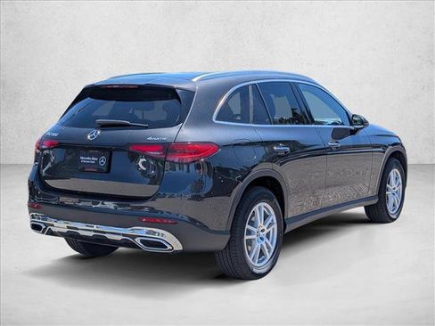 Used 2026 Mercedes-Benz GLC 300 4MATIC image 2