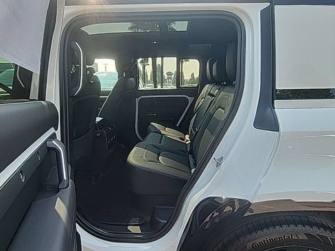 New 2026 Land Rover Defender 110 X-Dynamic SE AWD/4WD image 5