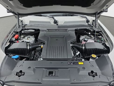 New 2026 Land Rover Defender 110 OCTA AWD/4WD image 31