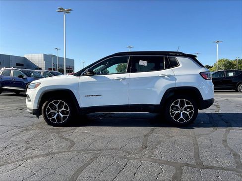 Used 2025 Jeep Compass Limited AWD/4WD image 5
