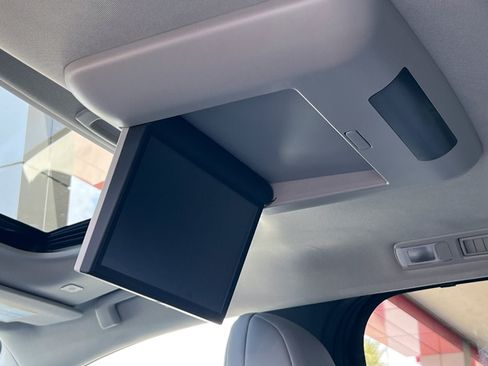 New 2026 Toyota Sienna XLE FWD image 14
