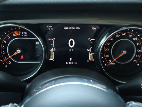 Used 2023 Jeep Wrangler Unlimited Sahara AWD/4WD image 18