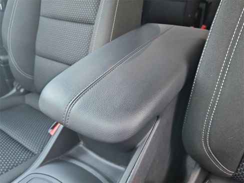 Used 2024 GMC Terrain SLE image 11