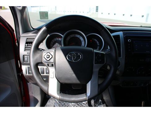 Used 2014 Toyota Tacoma 4x4 Double Cab image 9