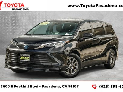 Used 2023 Toyota Sienna LE