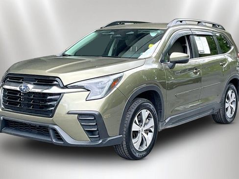 Used 2023 Subaru Ascent Premium w/ Convenience Package AWD/4WD image 3