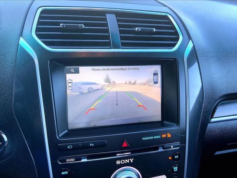 Used 2016 Ford Explorer Limited FWD image 29