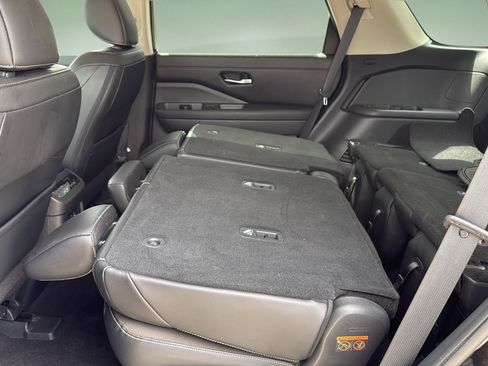 Certified 2023 Nissan Pathfinder SL AWD/4WD image 19