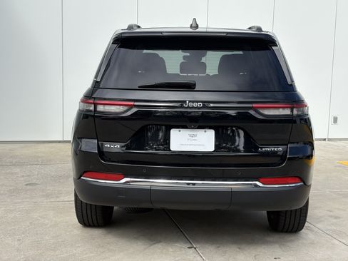 Used 2022 Jeep Grand Cherokee Limited AWD/4WD image 8
