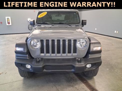 Used 2022 Jeep Wrangler Sport image 3