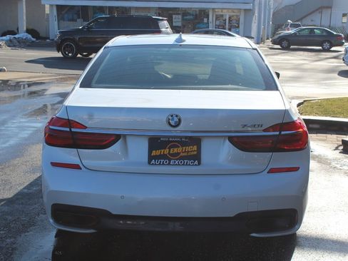 Used 2019 BMW 740i w/ Executive Package image 31