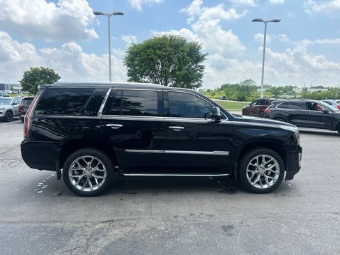Used 2020 Cadillac Escalade Luxury AWD/4WD image 2