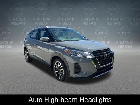 Used 2023 Nissan Kicks SV FWD image 9