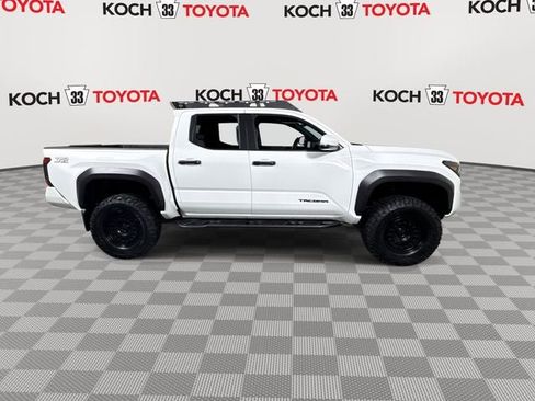 New 2025 Toyota Tacoma TRD Off-Road AWD/4WD image 9