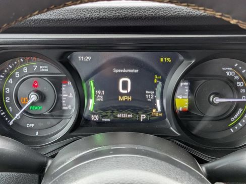 Used 2024 Jeep Wrangler Unlimited w/ Convenience Group AWD/4WD image 15