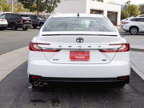 New 2026 Toyota Camry Hybrid FWD image 6