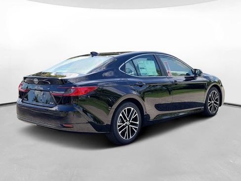 New 2026 Toyota Camry XLE w/ Premium Plus Package FWD image 4