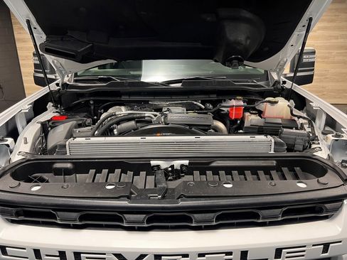 Used 2022 Chevrolet Silverado 2500 Custom w/ Custom Value Package image 19