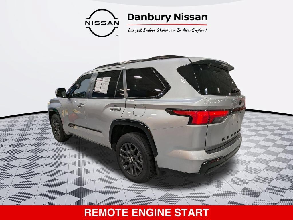 Used 2024 Toyota Sequoia Platinum AWD/4WD image 5