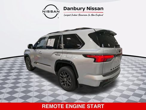Used 2024 Toyota Sequoia Platinum AWD/4WD image 5