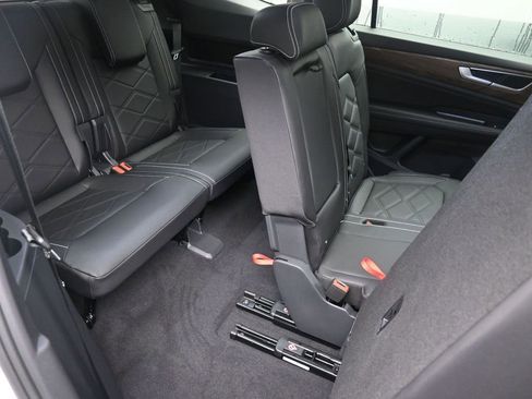 New 2026 Volkswagen Atlas SE FWD image 22