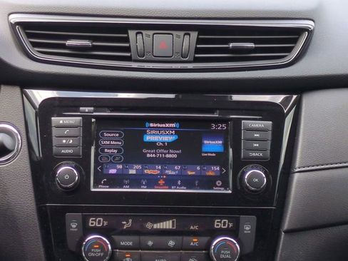 Used 2020 Nissan Rogue SV FWD image 20