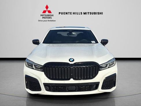 Used 2022 BMW 740i w/ M Sport Package image 2