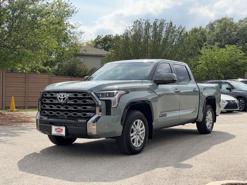 Used 2025 Toyota Tundra Platinum AWD/4WD image 7