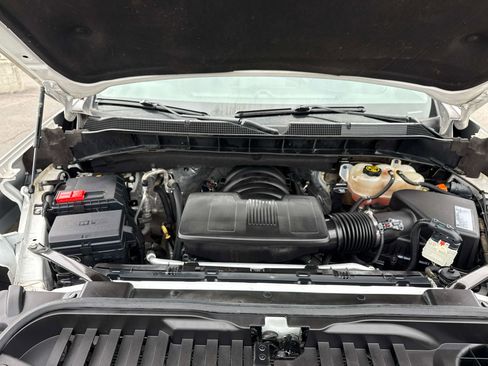 Used 2021 Chevrolet Silverado 1500 LTZ w/ LTZ Convenience Package II AWD/4WD image 9