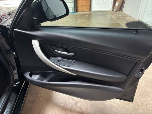 Used 2018 BMW 320i Sedan RWD image 27