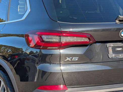 Used 2022 BMW X5 xDrive40i w/ Premium Package image 13