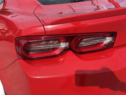 Used 2021 Chevrolet Camaro LT w/ Technology Package RWD image 14